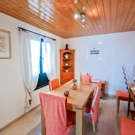 Playa Blanca Sleeps 6 Pool Air Con Wifi Willa
